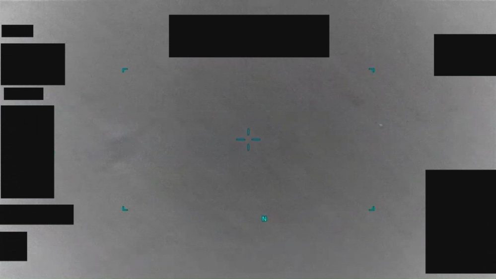 Still frame from the video DOW-UAP-PR079, "29 October 2020 [CALLSIGN] (Mission) observes 3 fast moving UAP's"