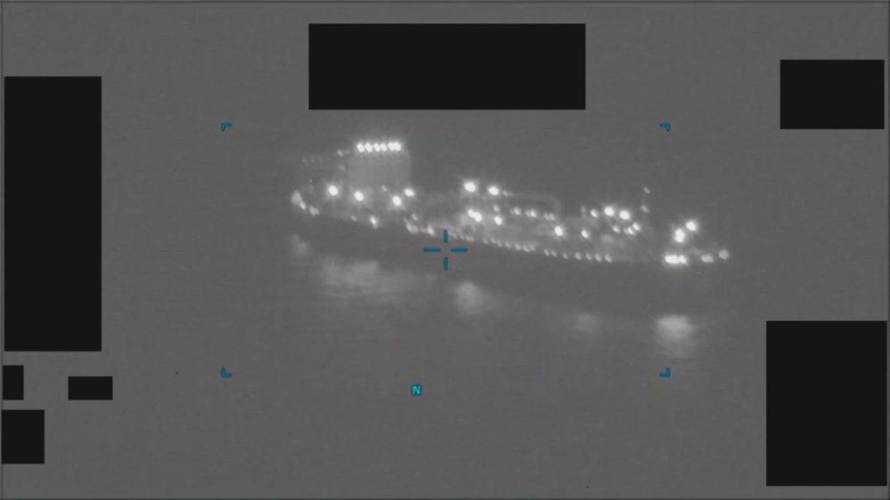 Still frame from the video DOW-UAP-PR091, "21 AUG [CALLSIGN] Observes UAP in Persian Gulf"
