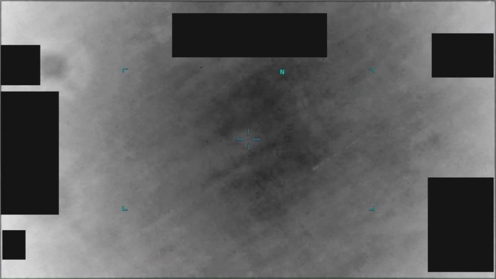 Still frame from the video DOW-UAP-PR093, "May 05 2020 Gulf of Arabia [CALLSIGN] (Platform) Dual UAP"